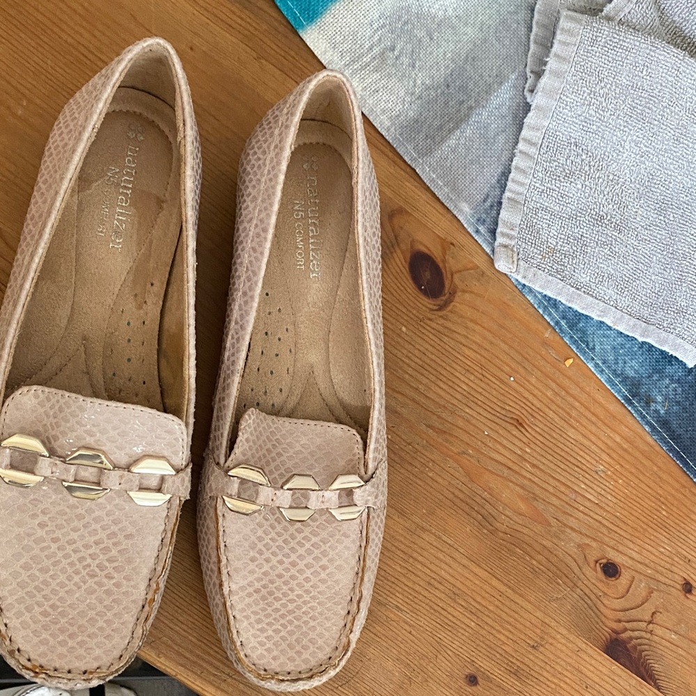 Naturalizer Beige Textured Loafers with Gold Accent